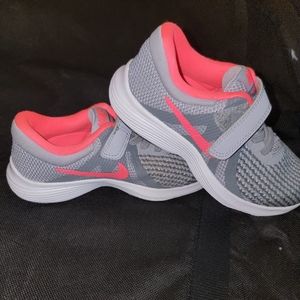 Toddler nike sneakers